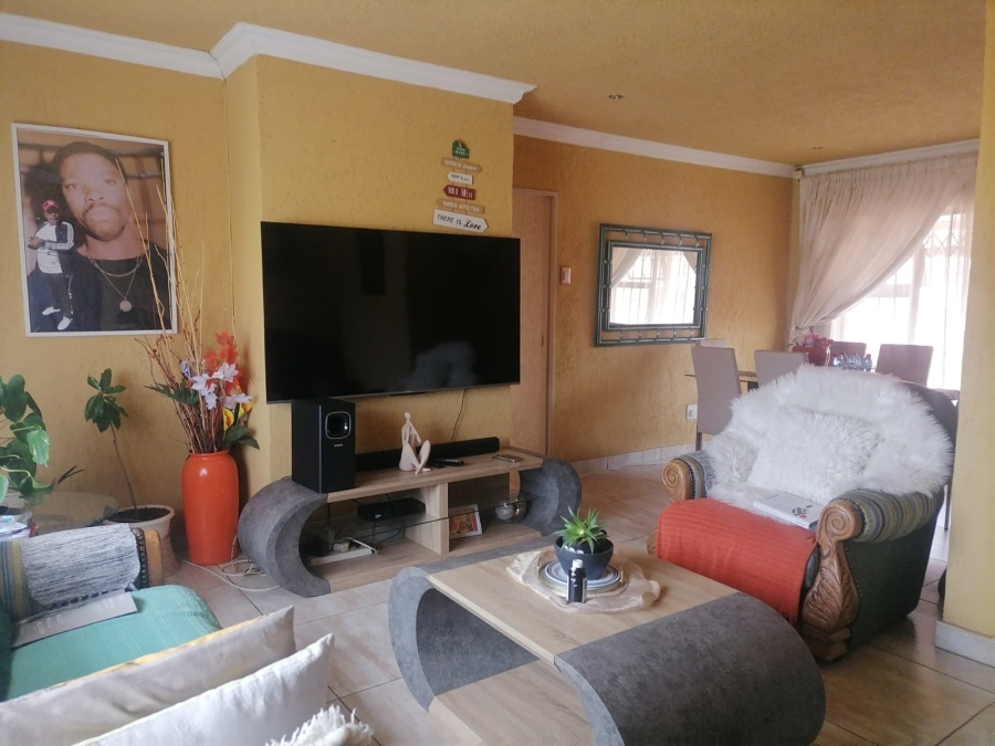 3 Bedroom Property for Sale in Tlhabane West North West